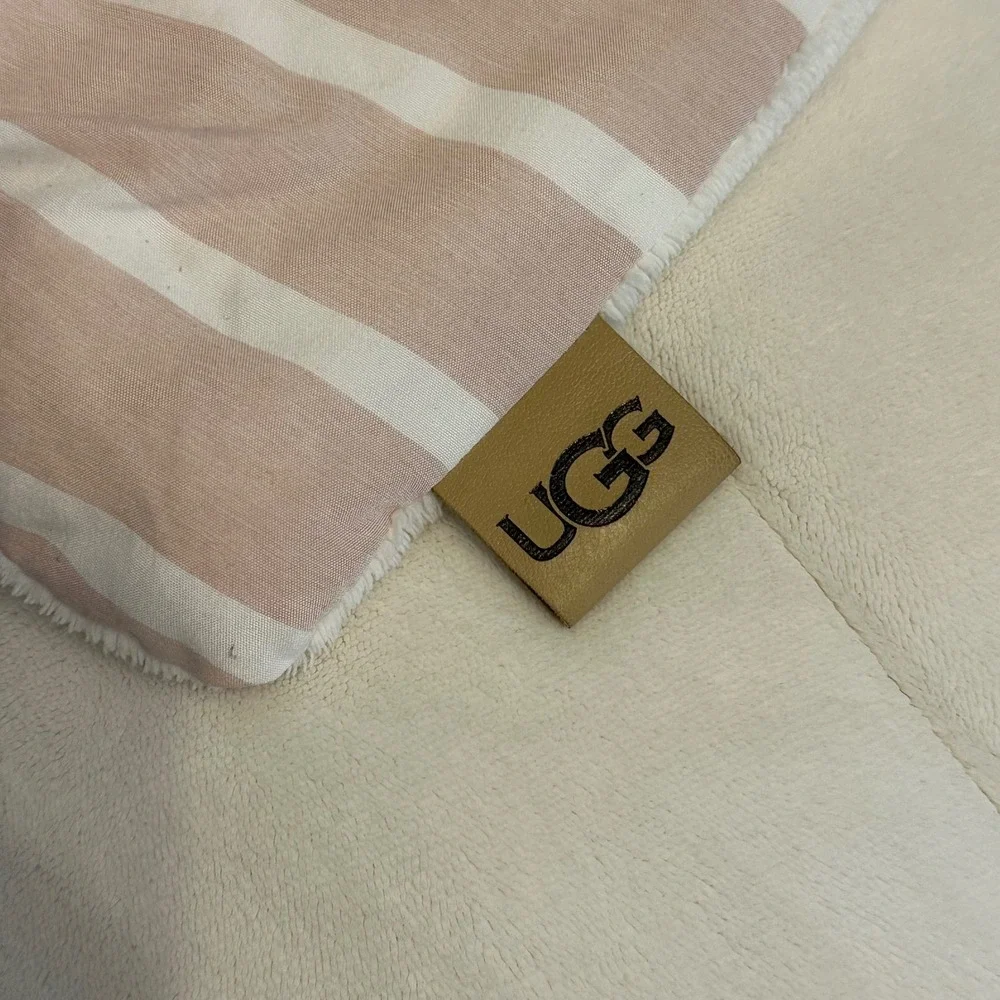 UGG Corey Reversible Full/Queen Comforter Pink/Cream‎ Stripe Sherpa Back